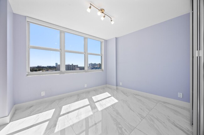 Building Photo - 137 Golden Isles Dr
