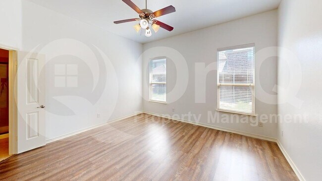 Building Photo - 1618 Nestledown Dr