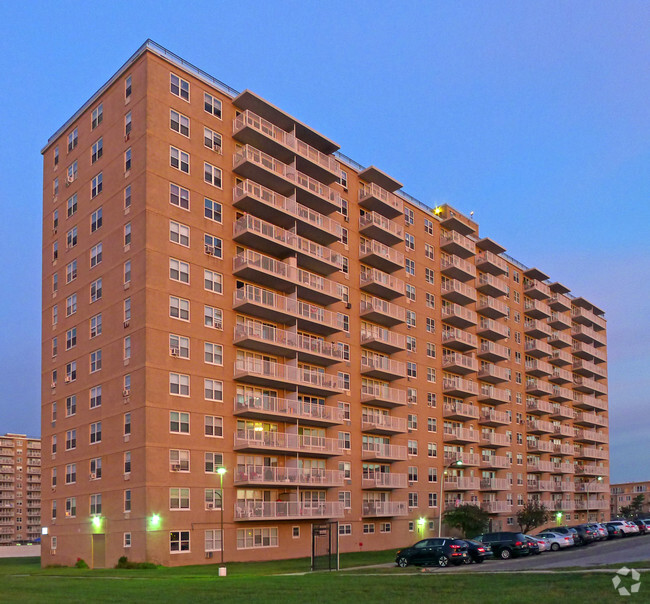 Building Photo - Dayton Towers West III