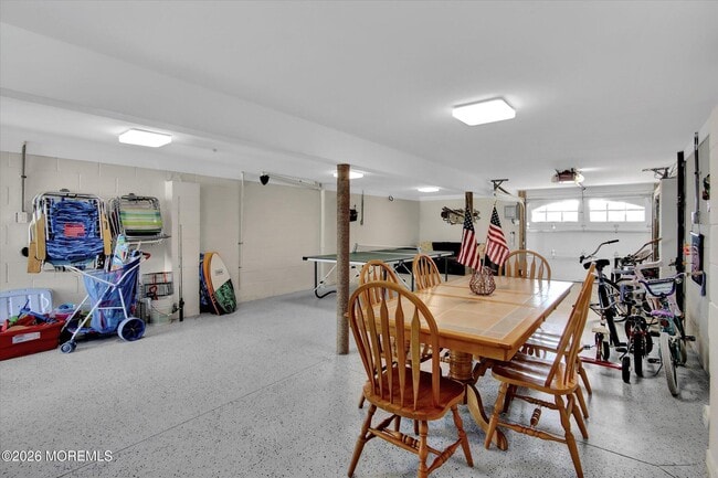 Building Photo - 222 Hiering Ave