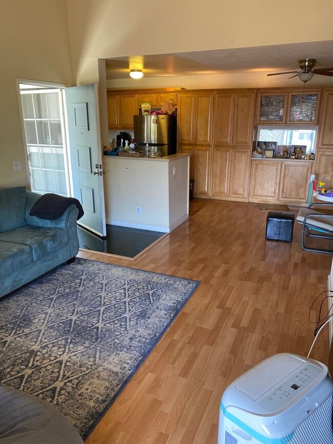 Building Photo - 2 bedrooms 2bath Condo in Fremont gated co...