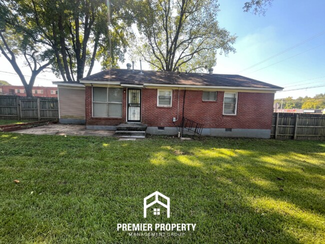 Building Photo - 242 Sullivan Dr