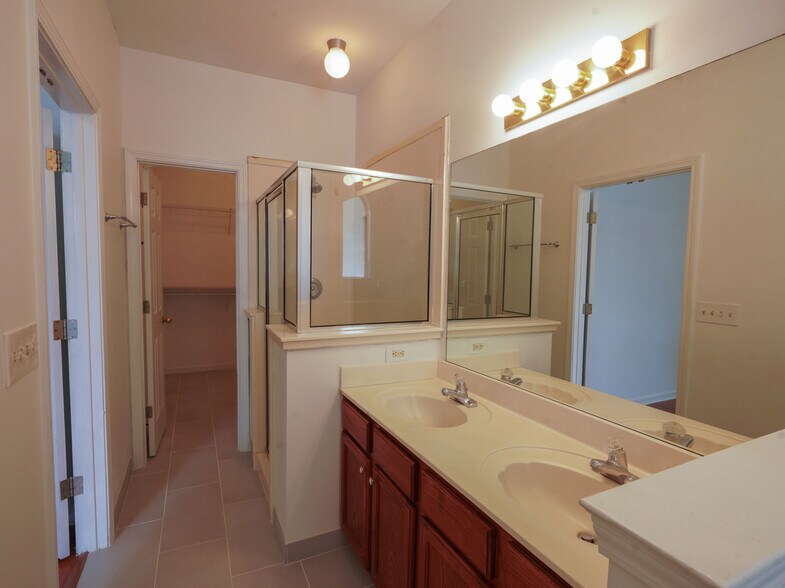 Shower in Master Bath - 1229 Misty Isle Dr