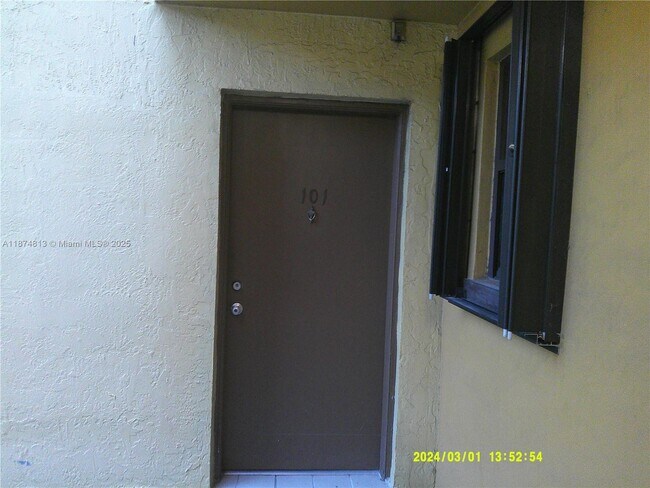 Building Photo - 666 NW 114th Ave