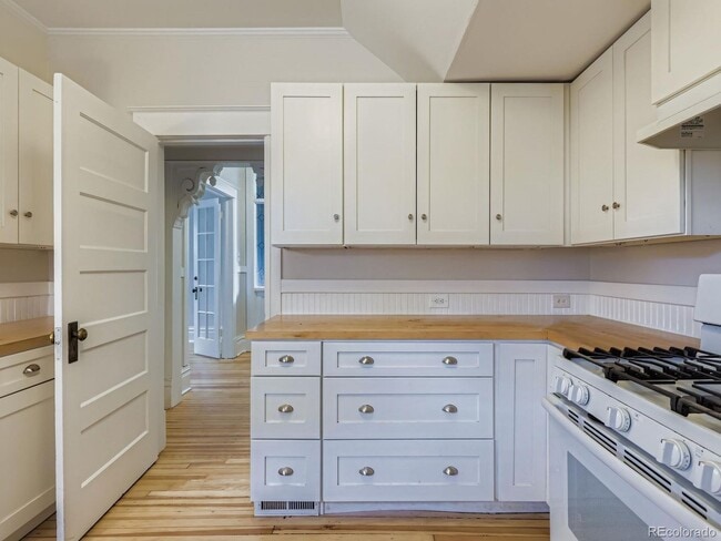Building Photo - Charming and Historic 3 bedroom home
