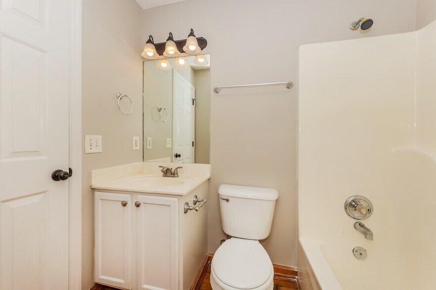 Building Photo - 6200 Rocky Top Dr