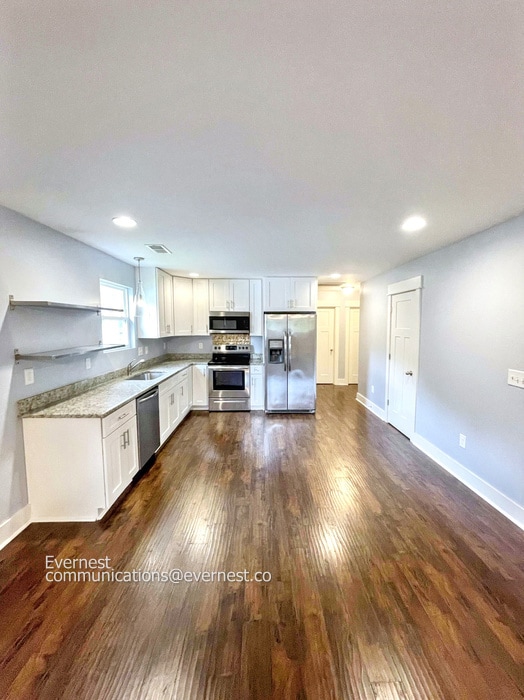 Building Photo - 327B Keeton Ave