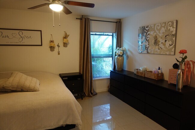 Building Photo - 11808 Thicket Wood Dr