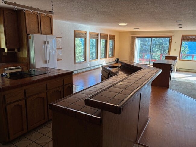 Building Photo - Value with lake view