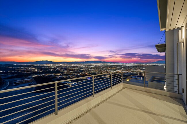 Building Photo - 577 Overlook Rim Dr