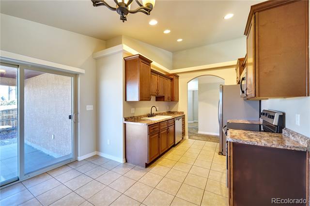 Building Photo - 25 Arrowsmith Dr