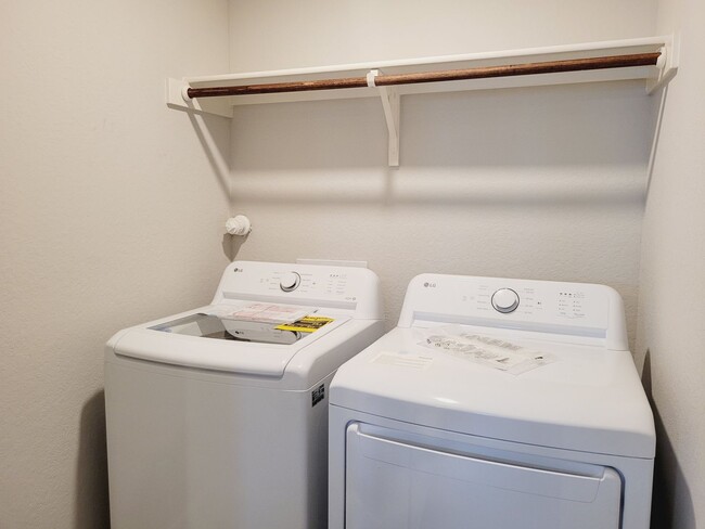 Building Photo - Beautiful SFH Available For Rent! Located ...