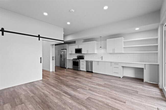 Building Photo - 4004 Banister Ln