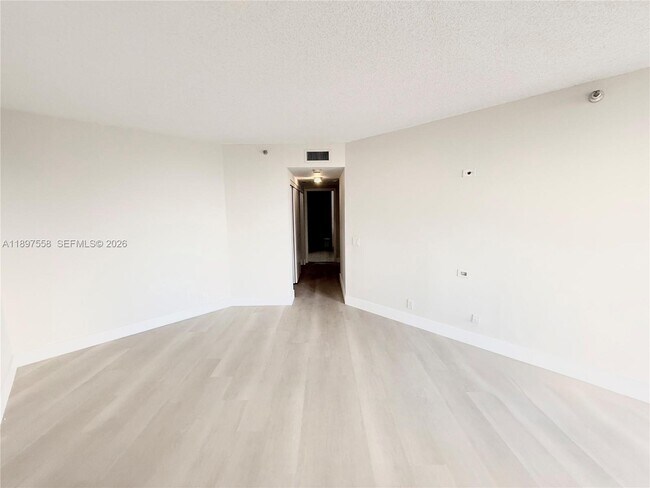 Building Photo - 3610 Yacht Club Dr