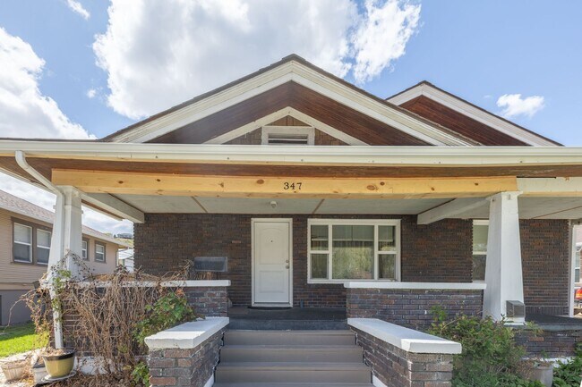Building Photo - W347IL