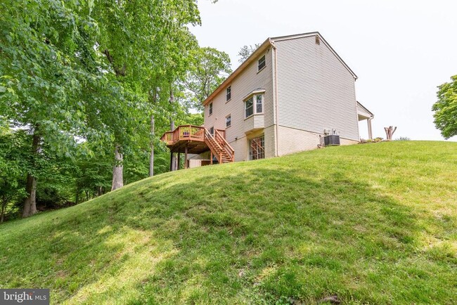 Building Photo - 9815 Wintercress Ct
