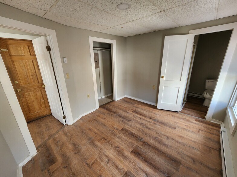 Building Photo - 11 Pearl St