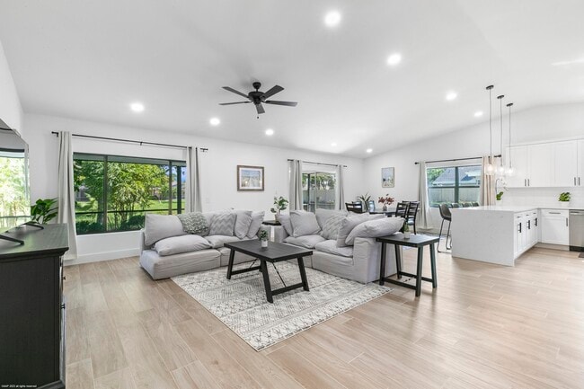 Building Photo - 13781 Barberry Dr