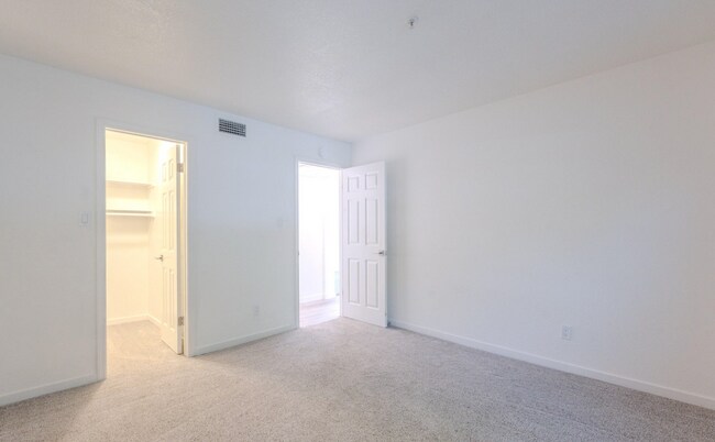 Building Photo - 5950 N 78th St