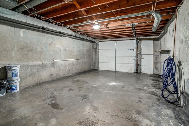 Building Photo - 4504-4506 N Jackson Ave