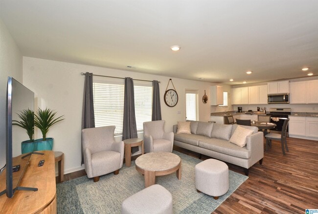 Building Photo - 6558 Creek Cir