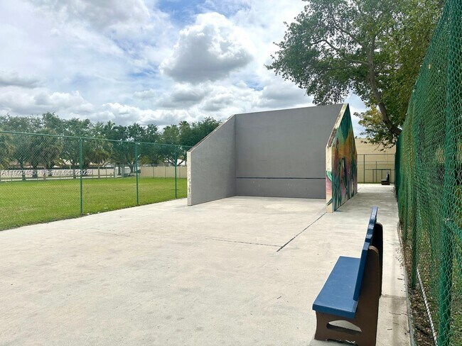 Building Photo - 9726 Hammocks Blvd