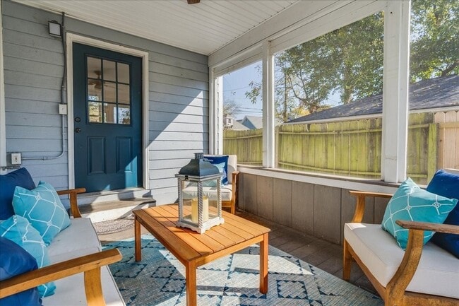 Building Photo - 1411 10th Ave N