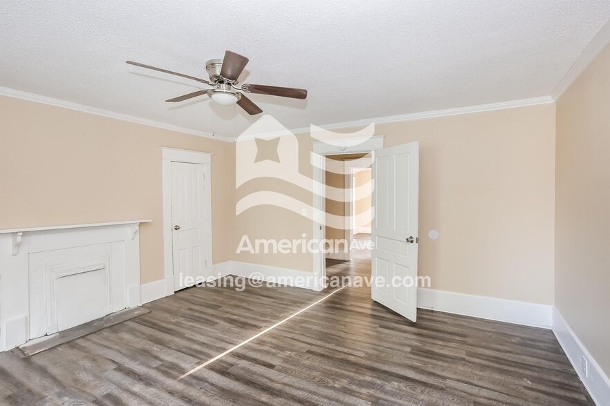 Building Photo - 302 E Sumter St