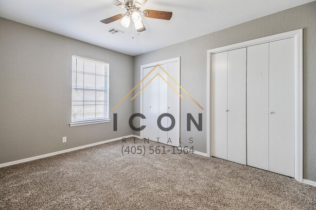 Building Photo - 1038 S Highland Dr