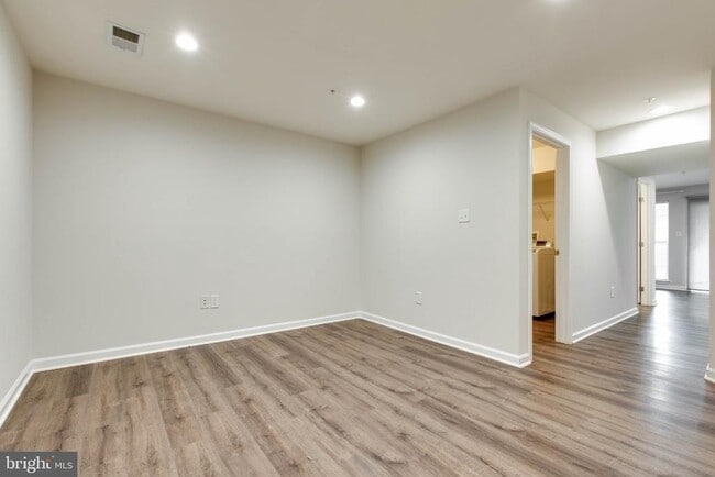 Building Photo - 7599 Taunton Ct