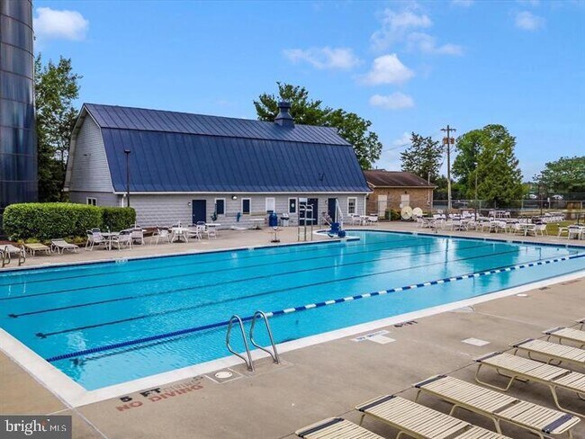 Building Photo - 8024 Hollow Reed Ct