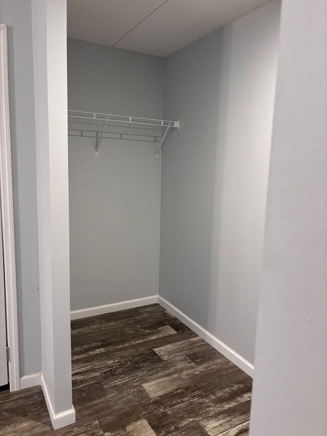 Building Photo - BEAUTIFUL +55 HOA COMMUNITY
