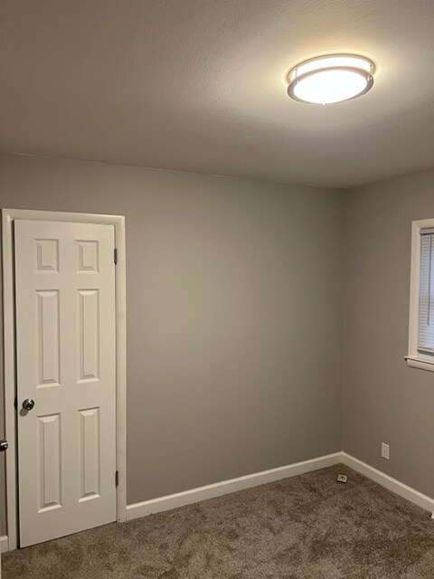 Building Photo - 4415 S 5th Plz