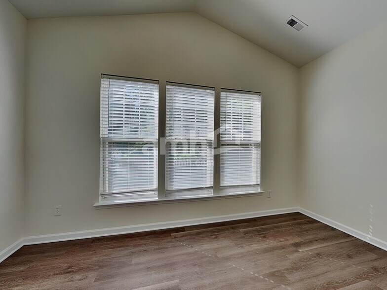 Building Photo - 10607 Secret Garden Ln
