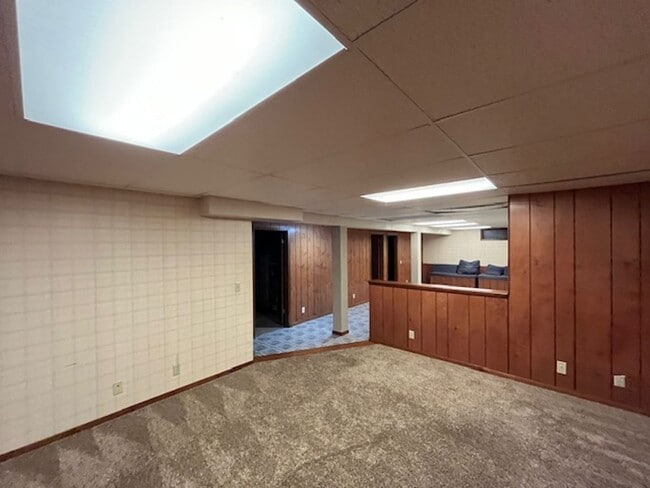 Building Photo - 3824 Skyview Dr