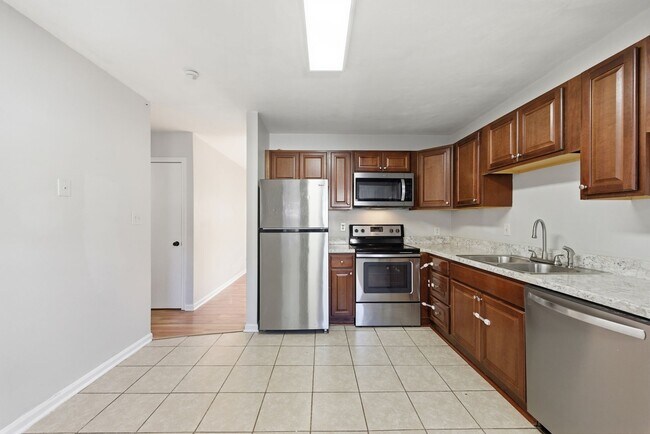 Building Photo - 116-118 Armon Ave