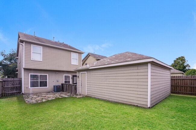 Building Photo - 6210 Scotchwood Dr