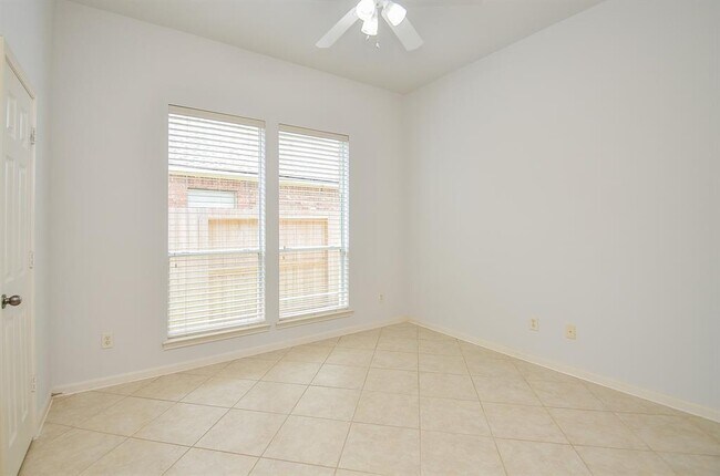 Building Photo - 3910 Jade Cove Ln