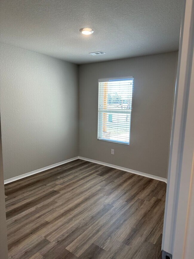Building Photo - NEW Three Bedroom | Two Bath Home in Stage...