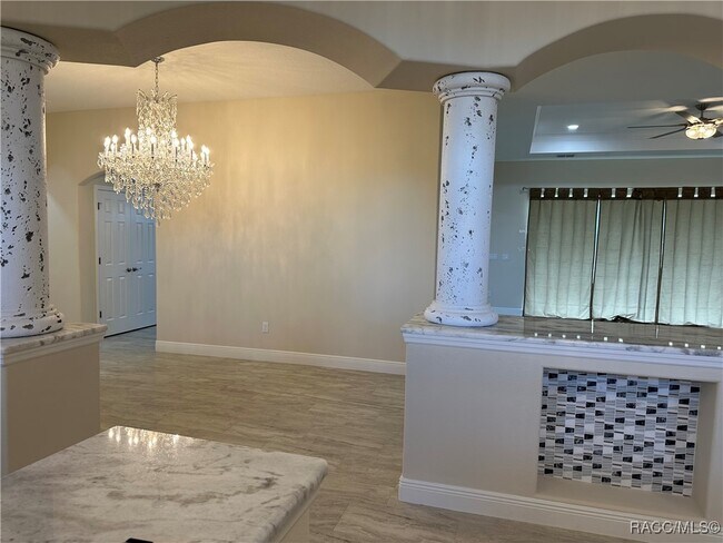 Building Photo - 5780 N Lena Dr