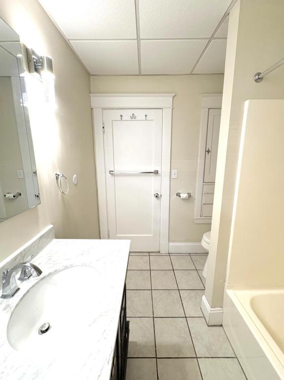 Building Photo - 105 Vale St