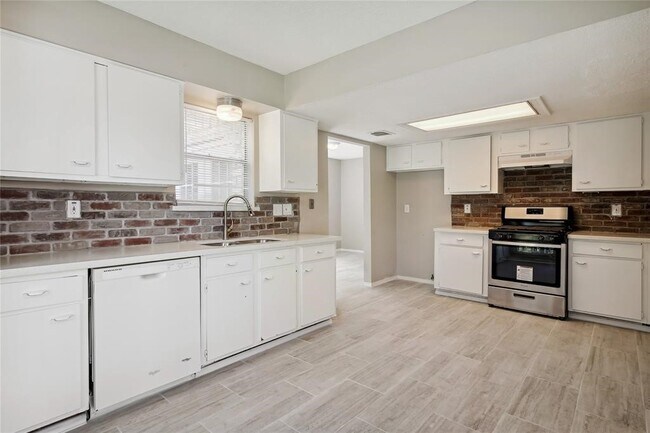 Building Photo - 9414 Crystal Cove Cir