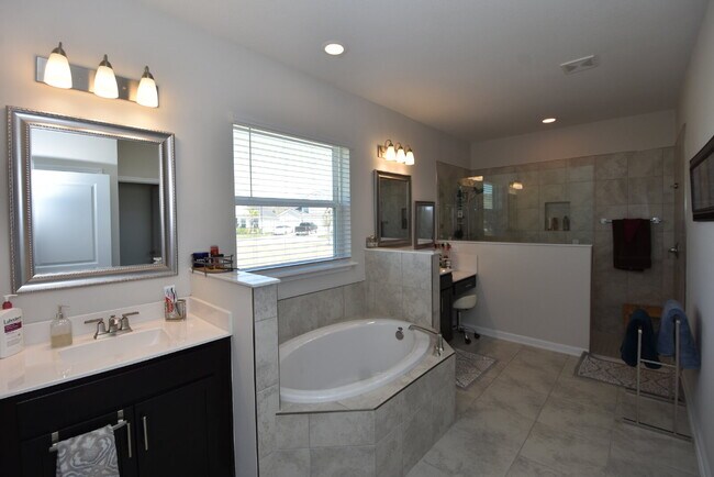 Building Photo - 143 Wood Stork Ln