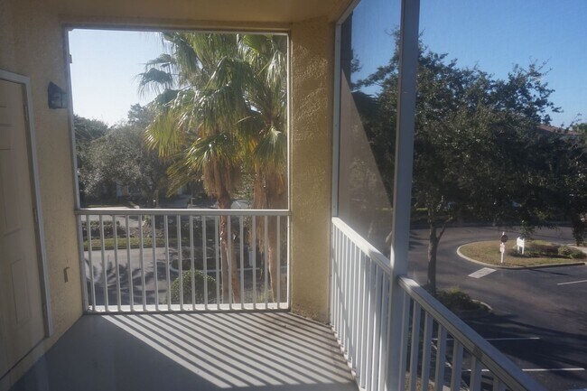 Building Photo - Spacious 2/2 In Visconti at Maitland Corner Unit with views of Lake