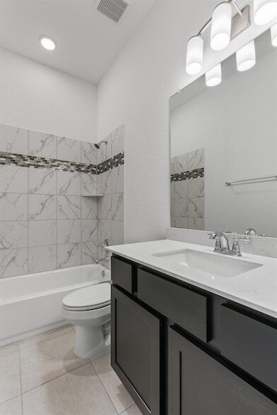 Building Photo - 101 Woodstock Cir