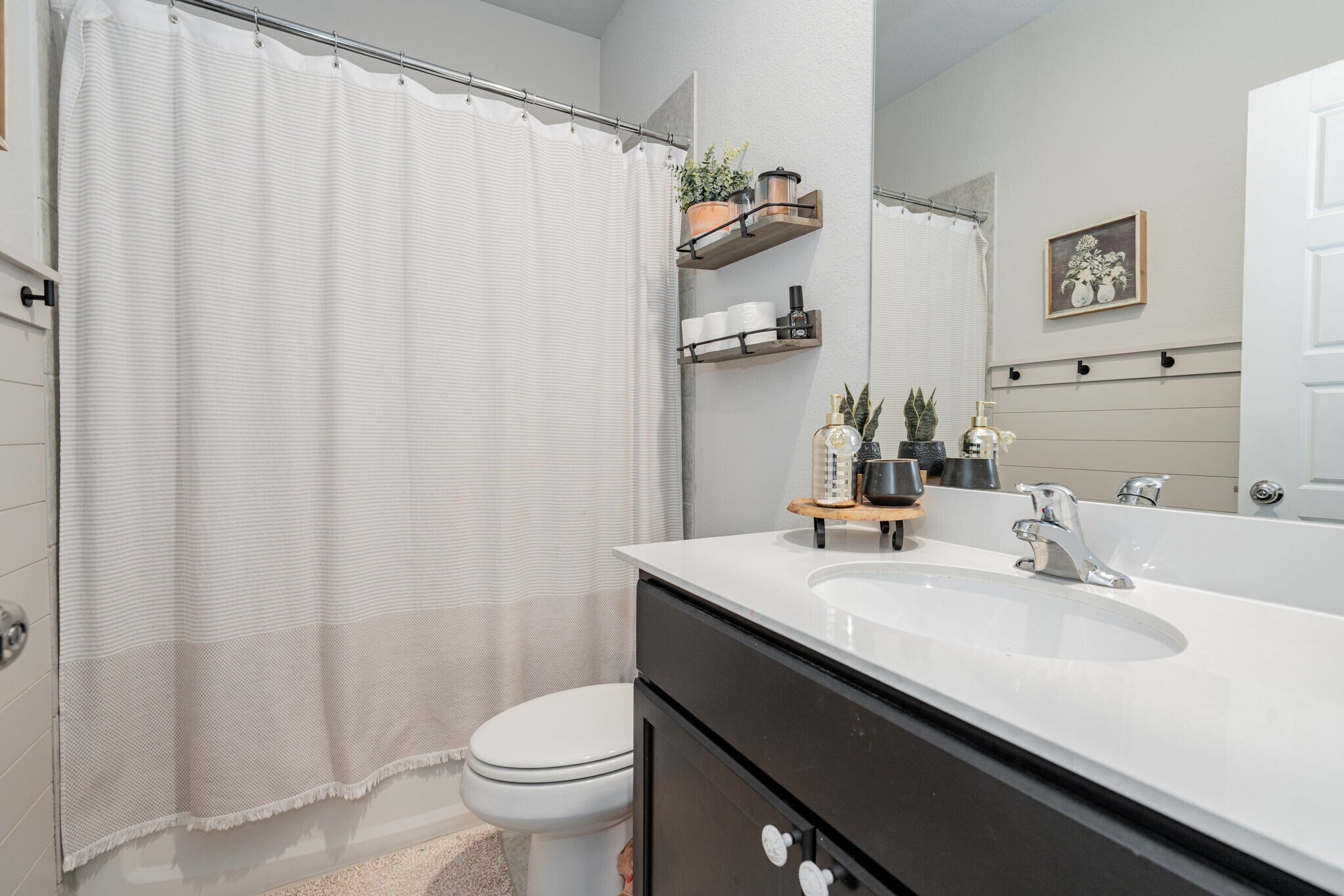 Downstairs Bathroom - 1812 Damianita Dr