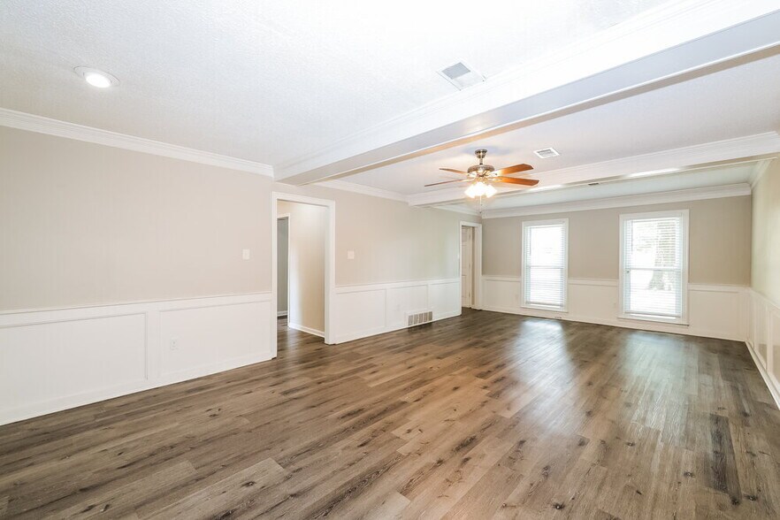 Building Photo - 4924 W Hedgewall Cir