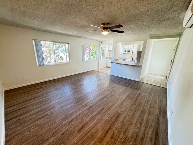 Building Photo - 145 E 18th St