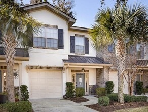 Building Photo - 802 Reserve Ln