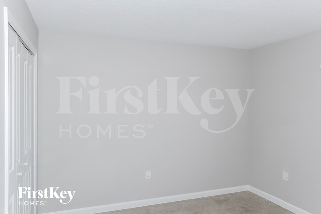 Building Photo - 437 Earhart Dr